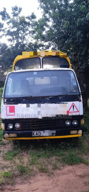 Mitsubishi Canter Kad (Previously Used For Driving School)