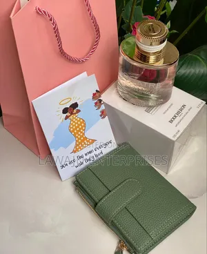 Mother's Day Gift Pack With Perfume