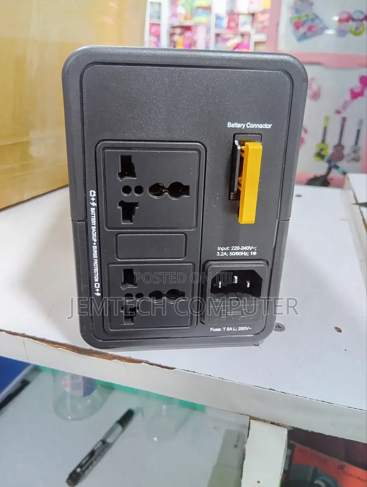 Apc Easy Ups BVX 700va, 230v, Avr, Usb Charging,Universal So