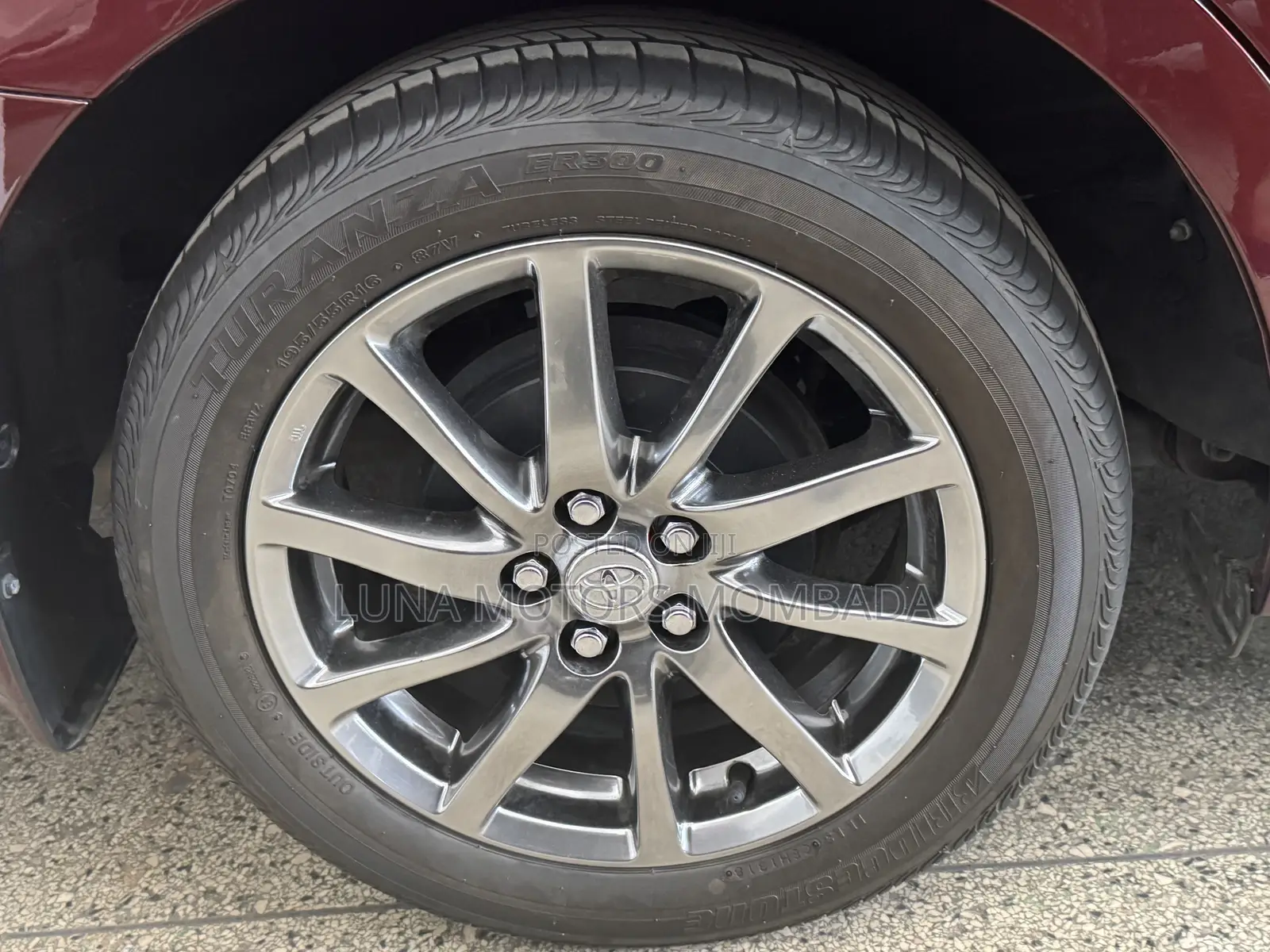 Toyota Premio 2018 Red