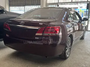 Toyota Premio 2018 Red