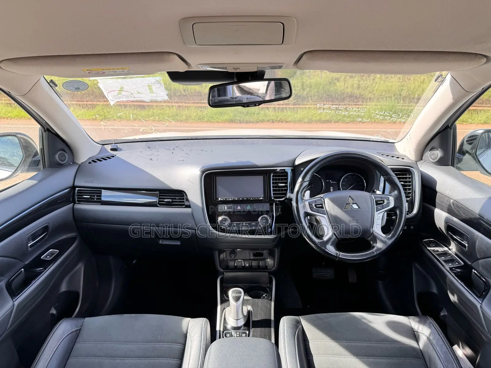 Mitsubishi Outlander 2017 White