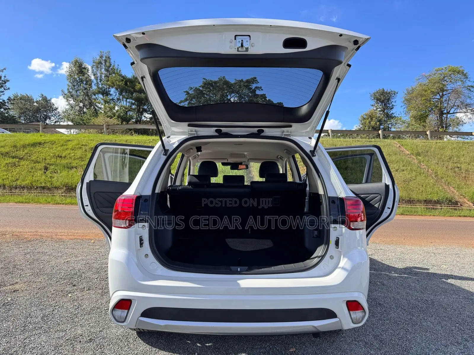 Mitsubishi Outlander 2017 White