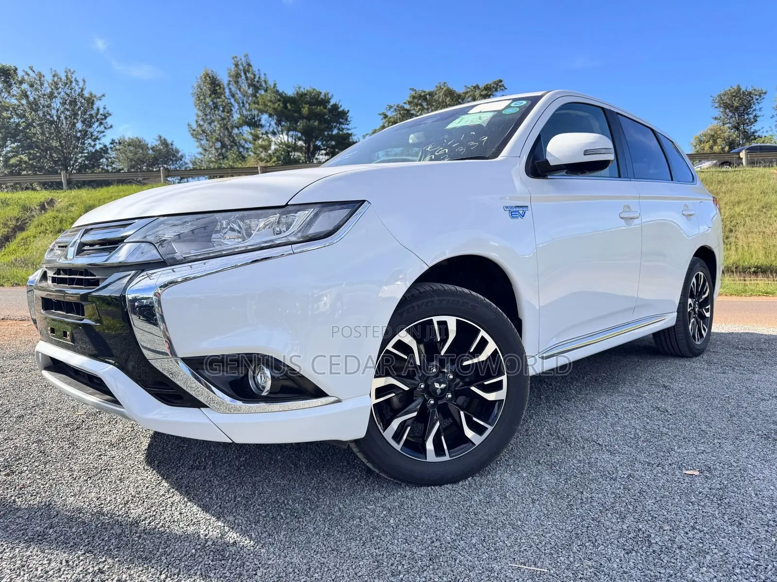 Mitsubishi Outlander 2017 White