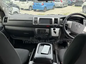 Toyota HiAce 2019 Silver