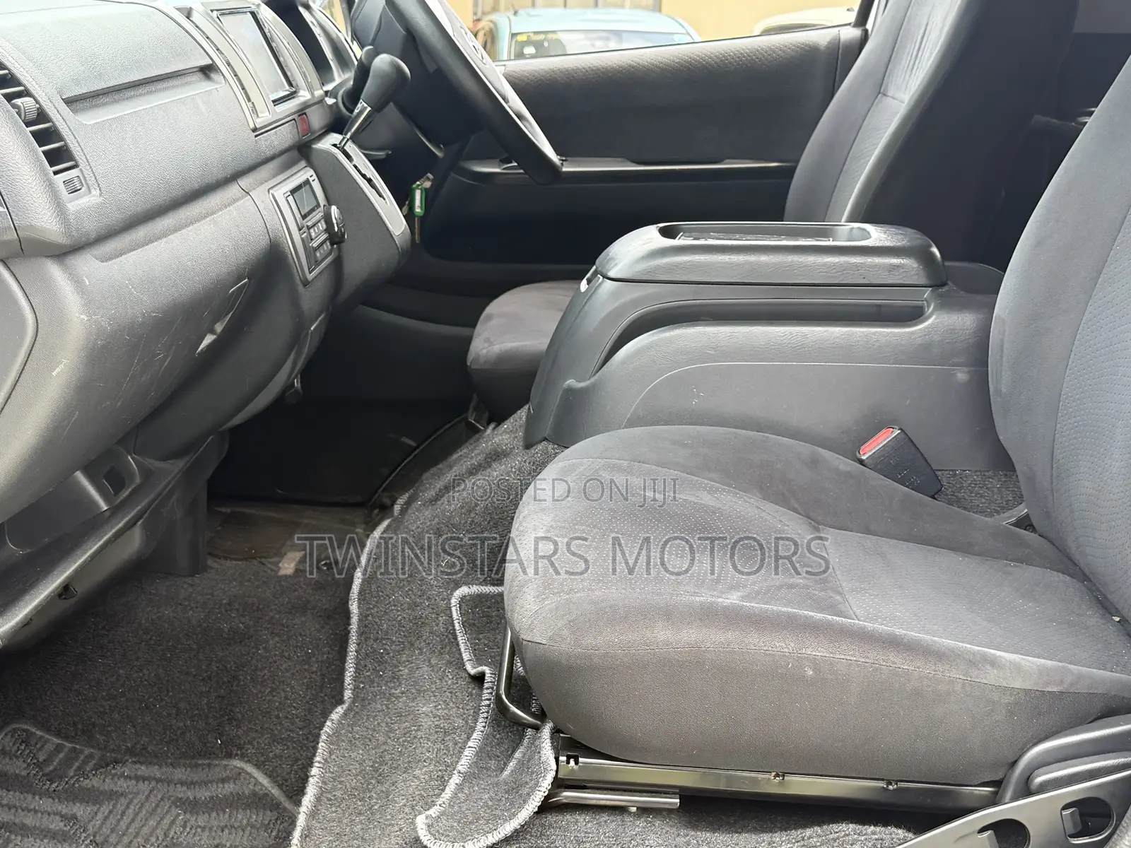 Toyota HiAce 2019 Silver