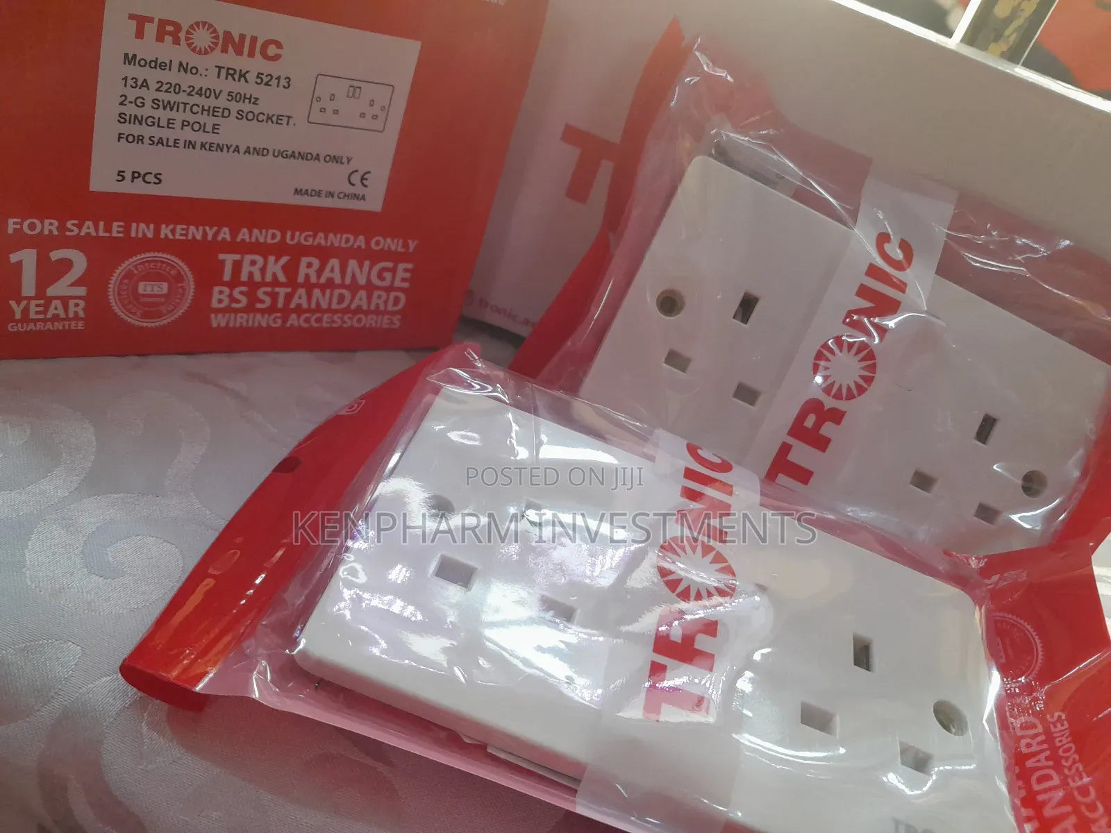 Tronic Twin/Double Socket; 13amps, Tsk102
