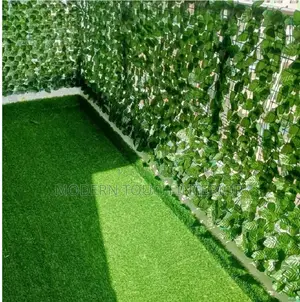 Fade-Resistant Artificial Fence