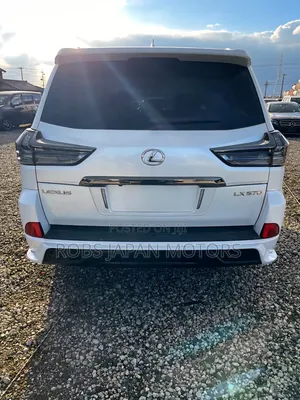 Lexus LX 570 AWD 2019 White