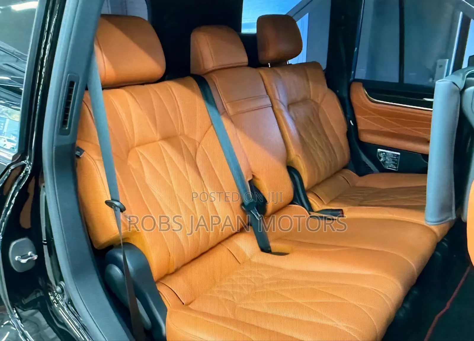 Lexus LX 570 AWD 2019 White