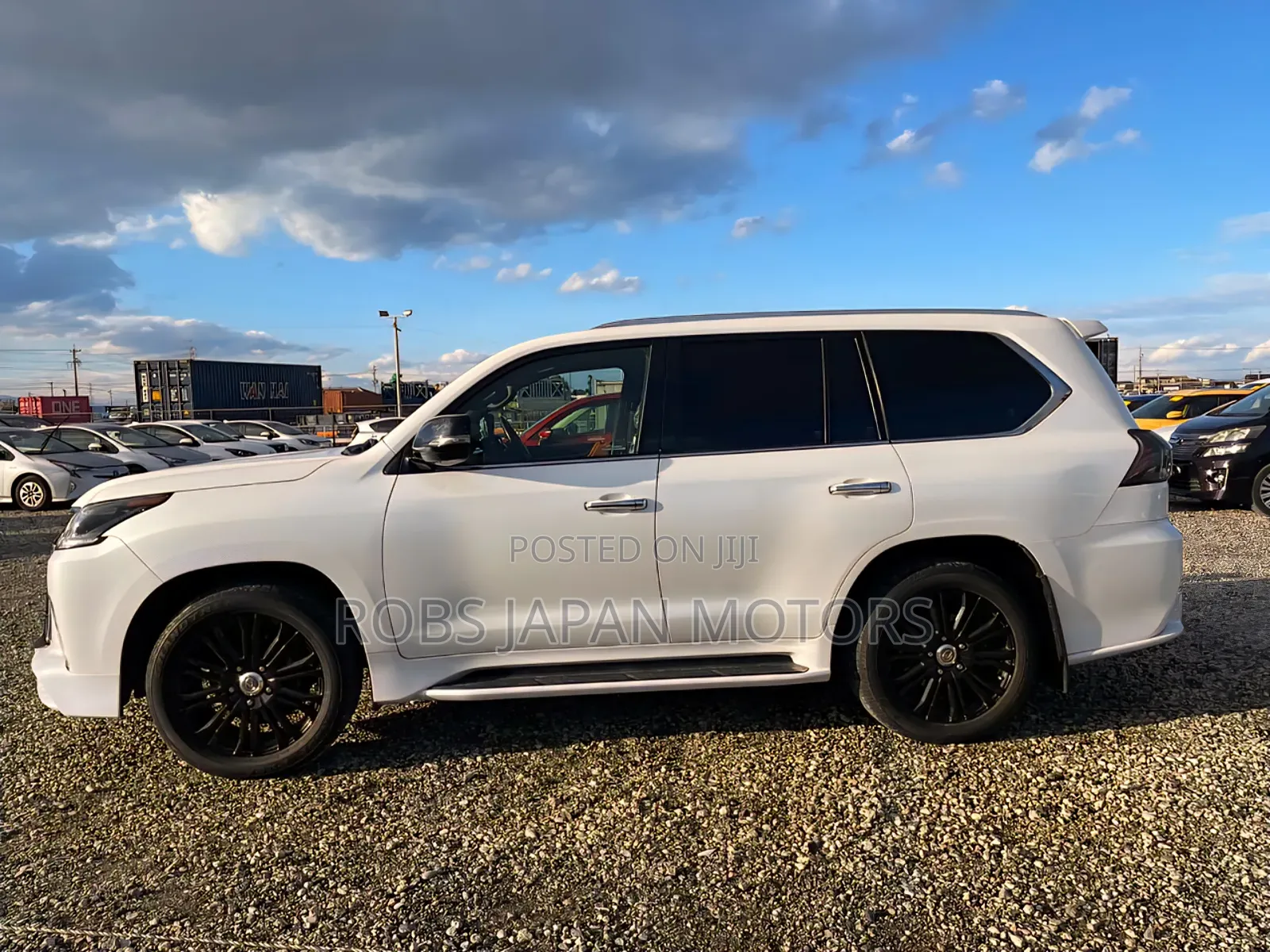 Lexus LX 570 AWD 2019 White