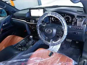 Lexus LX 570 AWD 2019 White