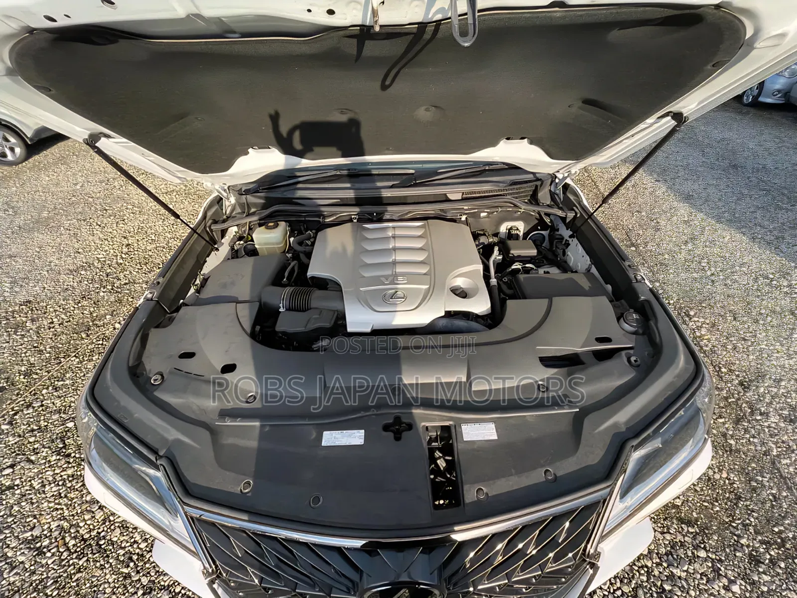 Lexus LX 570 AWD 2019 White
