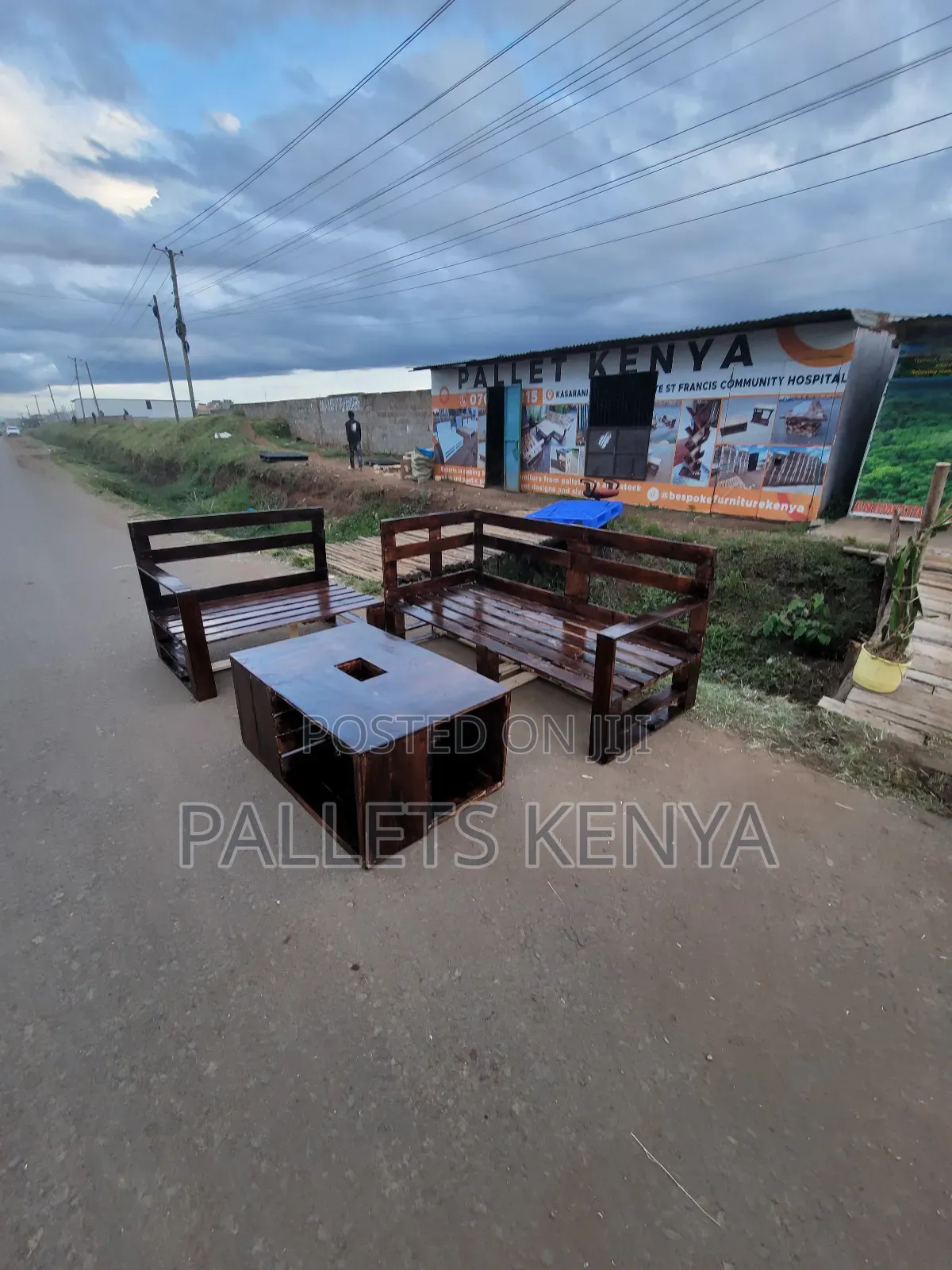 5 Seater Pallet Seats Plus Table