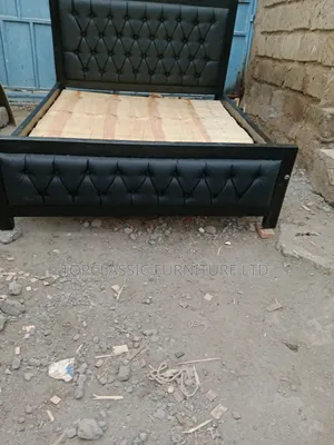 5x6 Leather Bed Black  