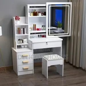 Dressing Table/Mirror and Light_tt
