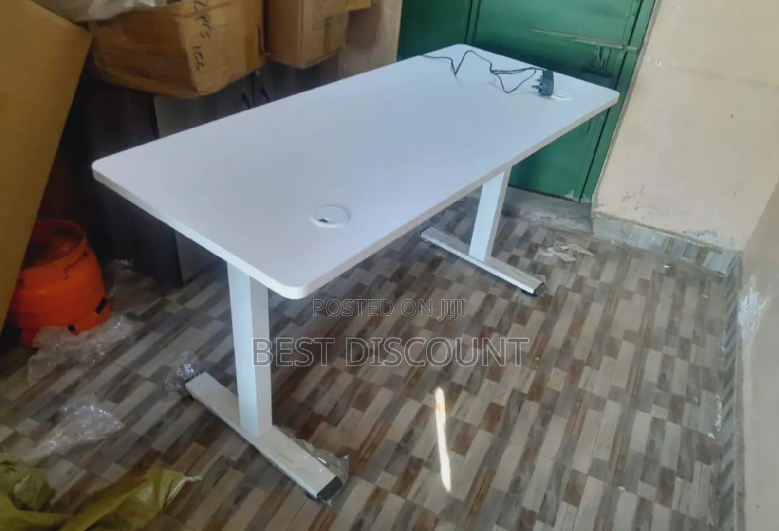 Office Table: Adjustable Standing Electric Desk