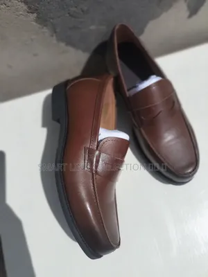 *Clarks Officials Leather*