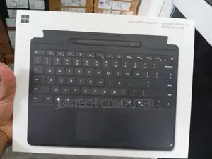 Surface Pro Signature Keyboard With Slim Pen Black + Co Pilot Ai