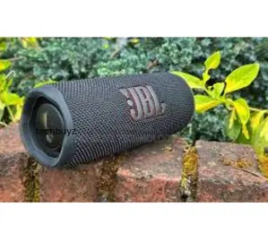 JBL Flip 7 | Portable Waterproof and Drop-Proof Speaker