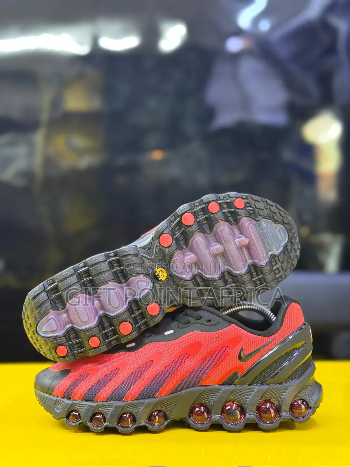 Nike Airmax Dn8 “Bred” Unisex Sneakers