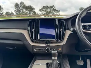 Volvo XC60 2018 White