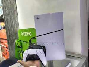 Playstation 5 Slim Console (1 Controller)!