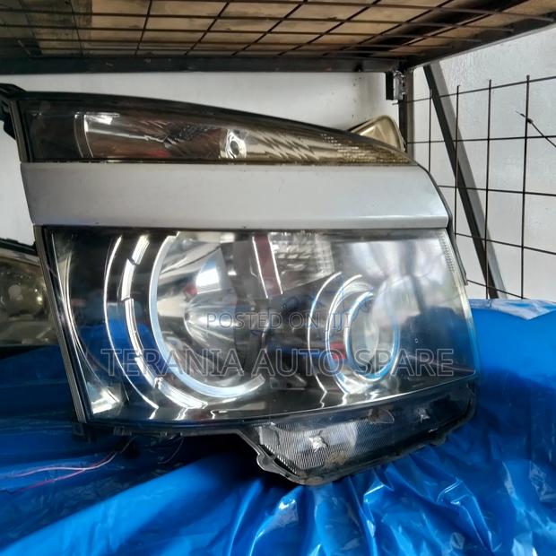 Voxy 2008 Headlight - main view