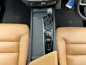 Volvo XC60 2018 Gray