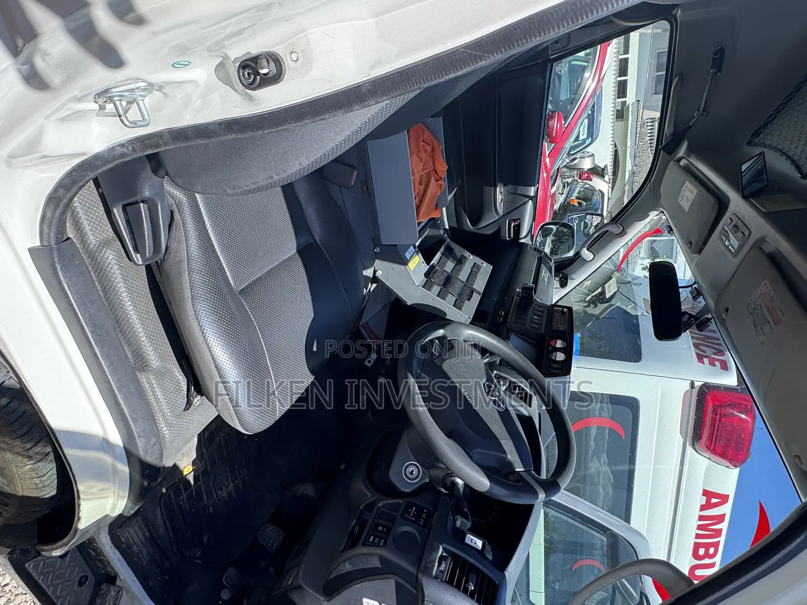 Toyota Grand HiAce 2019 White