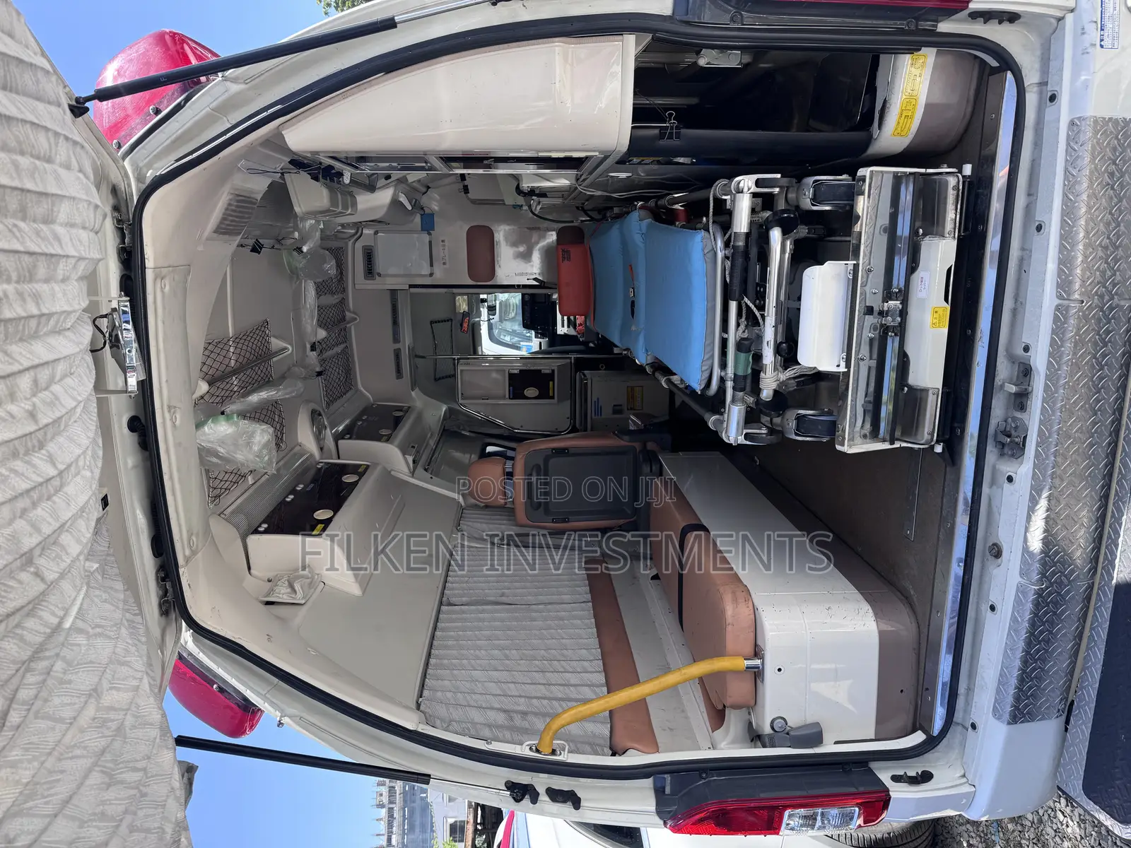 Toyota Grand HiAce 2019 White