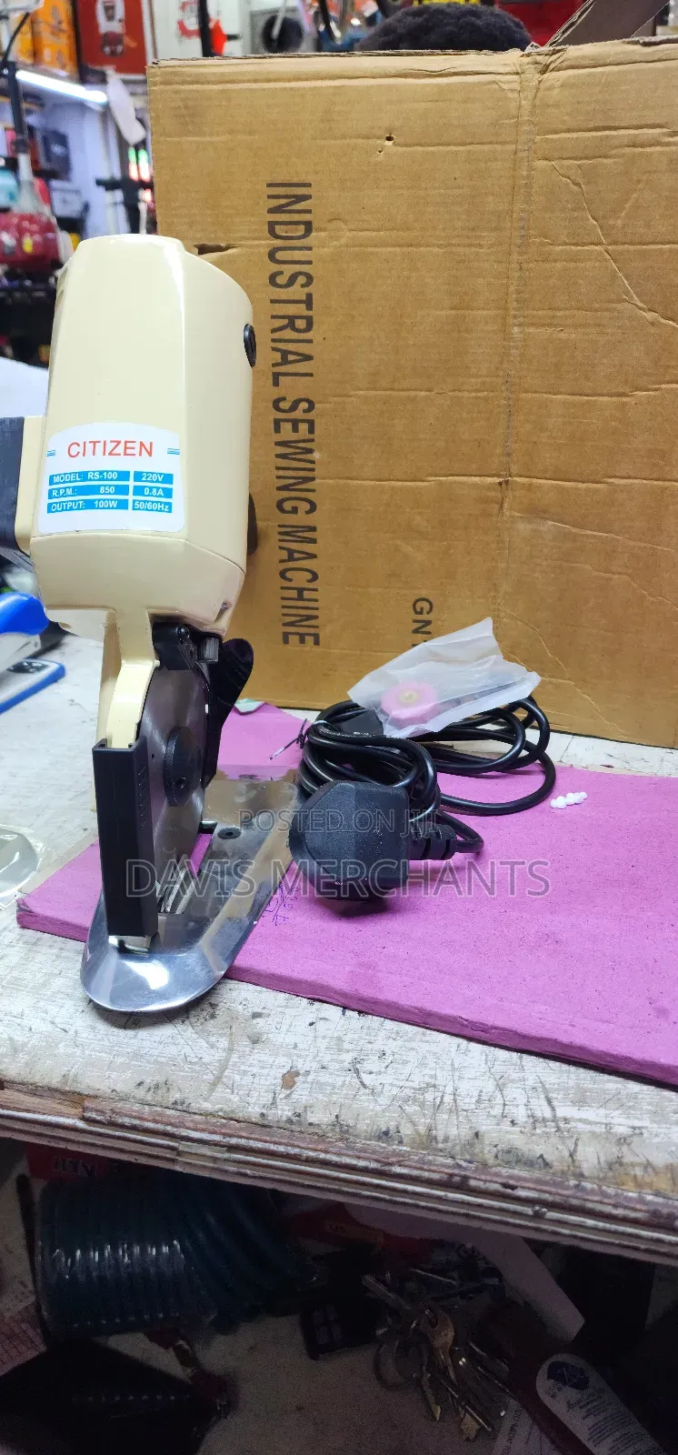 Cloth and Fabric Cutting Electric Machine