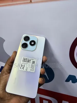 Tecno Spark 20 128 GB Silver