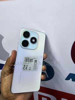Tecno Spark 20 128 GB Silver