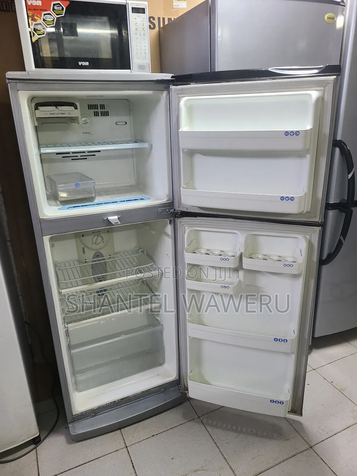 Large Double Double Door Fridge <></ Refrigerator A