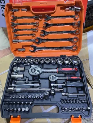 82 Pc Socket and Bit Set/ 82 Pc Toolset