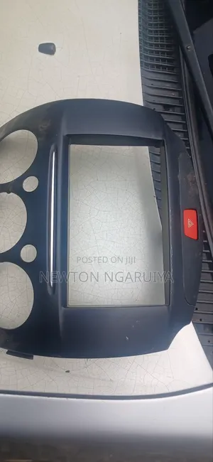 Mazda Demio Console
