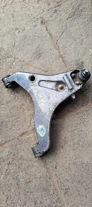 Mitsubishi L200 2010 Lower Control Arms.