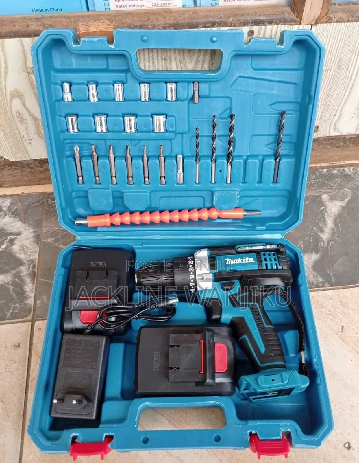 Makita Rechargeable Drill/ Cordless Drill Set 26v