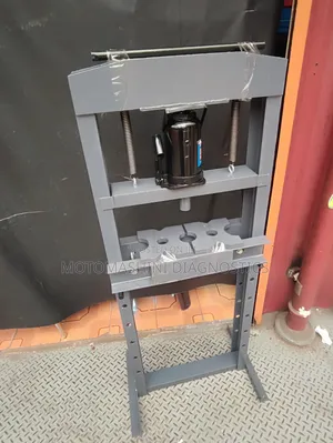 Heavy Duty 32 Ton Hydraulic Workshop Press With Strong Bench