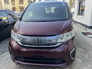Honda Stepwgn 2019 Purple