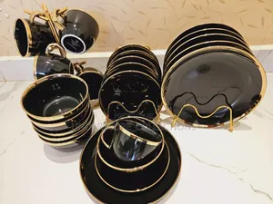 Black and Gold Dinner Set
