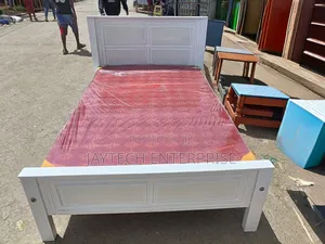 4 X 6 Board Bed and Matress