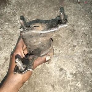 Harrier 240 Engine Mounting