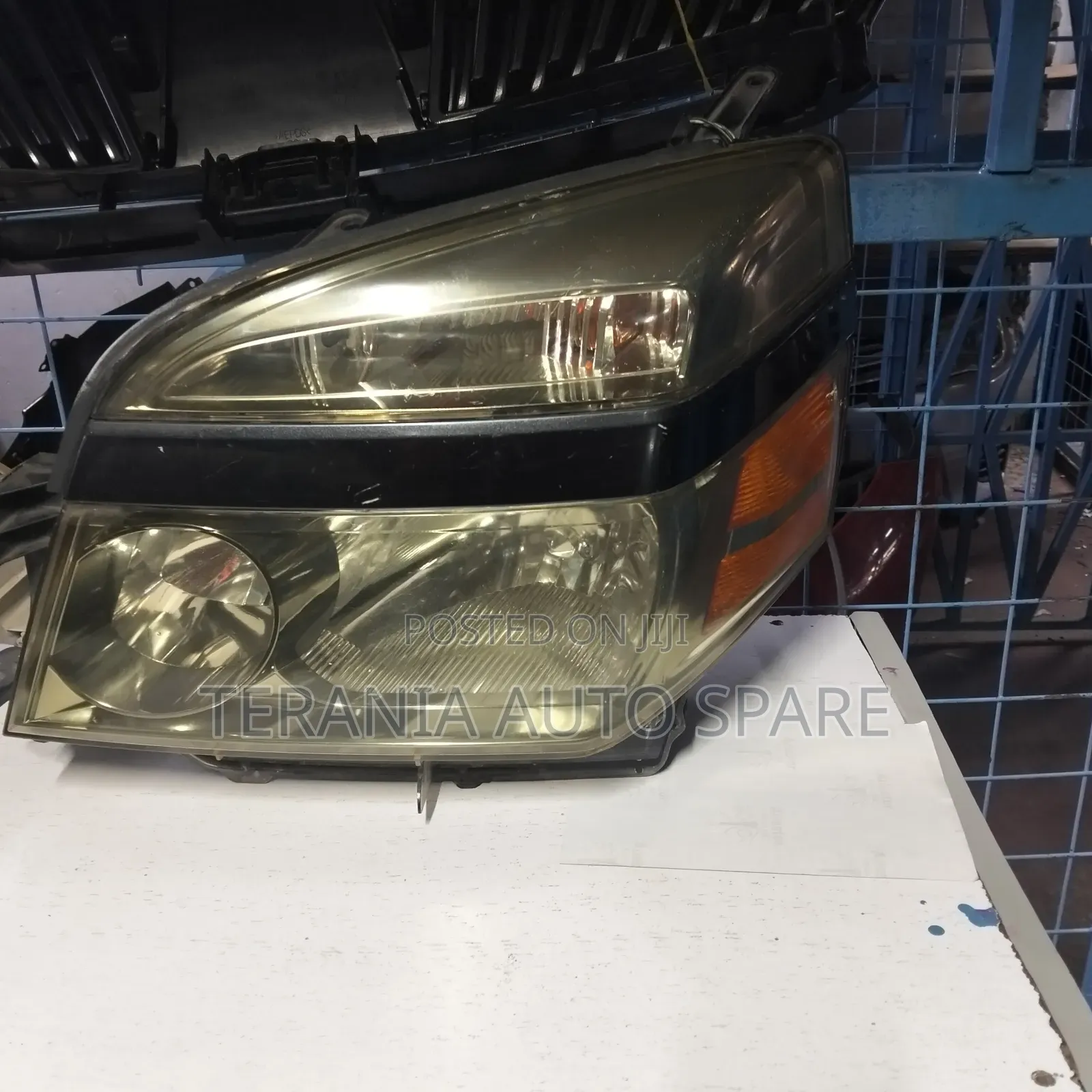 Voxy 2005 Headlight