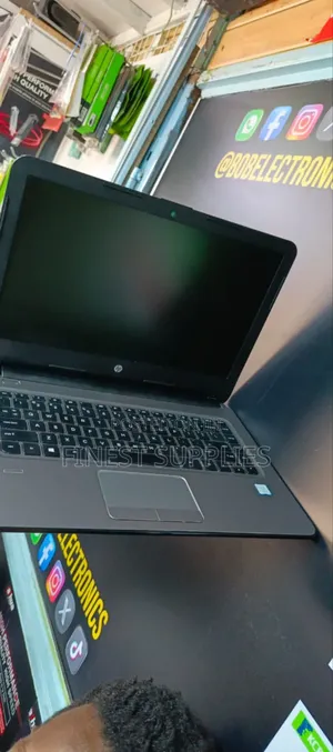 Laptop HP 15-Dw1197nia 4GB Intel Core I3 HDD+SSD 500GB