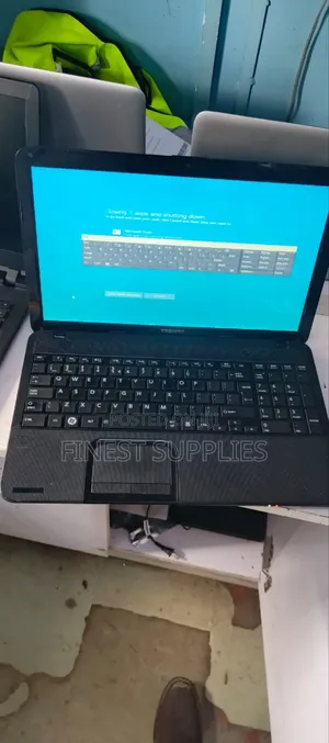 Laptop Toshiba Satellite C55 4GB Intel Core I3 HDD+SSD 320GB