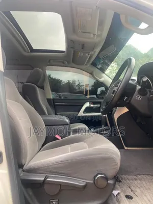 Toyota Land Cruiser 2016 White