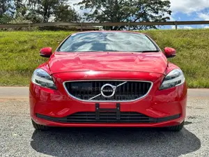 Volvo V40 2018 Red