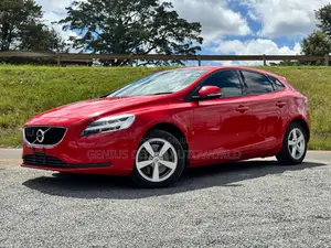 Volvo V40 2018 Red